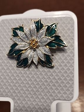 Green and Silver Poinsettia Flower Brooch - Women Jewelry